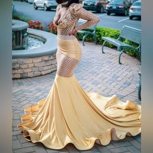 Gold Prom Dress for Sale!! Size 6 worn once💛 created by a CELEBRITY designer